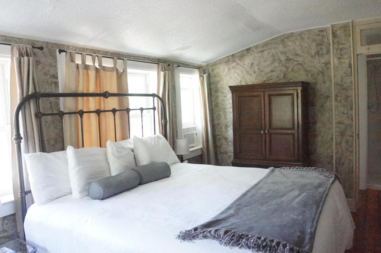 The Frogtown Inn Canadensis Luaran gambar
