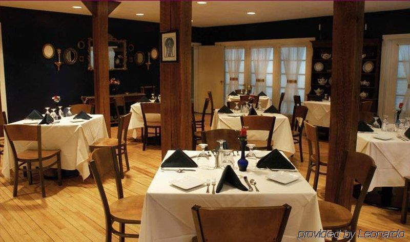 The Frogtown Inn Canadensis Restoran gambar